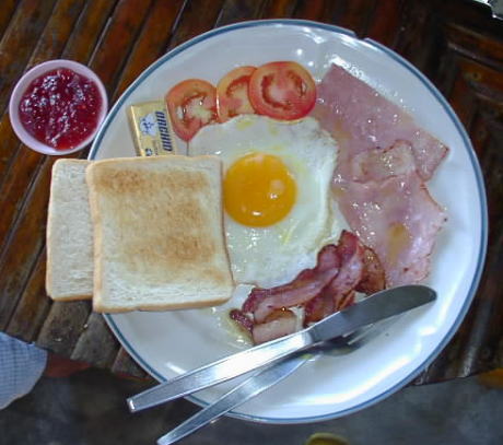 �g�[�X�g�ɖڋʏĂ��A�n���x�[�R���Ƀo�^�[�B