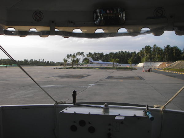 �R�T���C�̔�s��