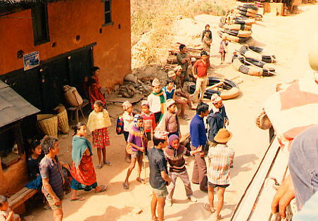 �|�J���Ɍ������r���̑�